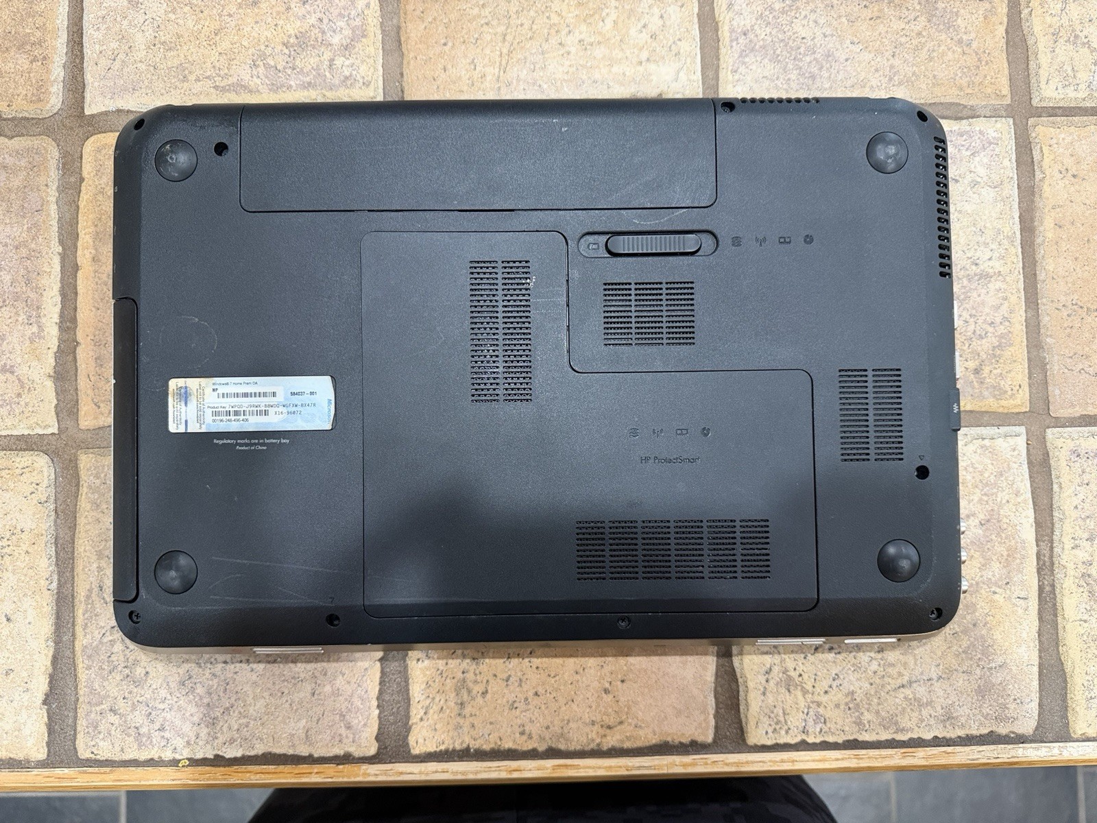 HP Pavilion DV6-6C35DX AMD A8-3520 1.6GHz 8 GB Ram – BOOTS TO BIOS