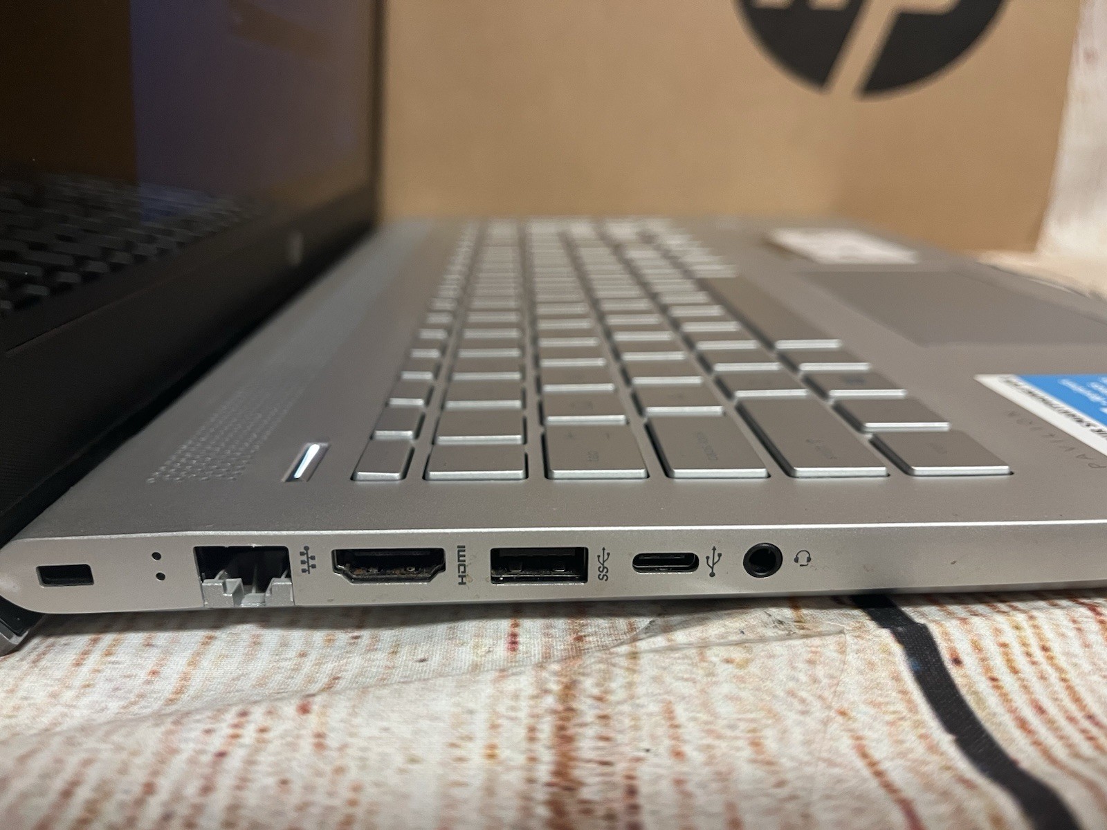 HP Pavilion 15.6 15-CC020nr Touch FHD 1920×1080 2.7GHz i7-7500U 12GB 1TB SSD