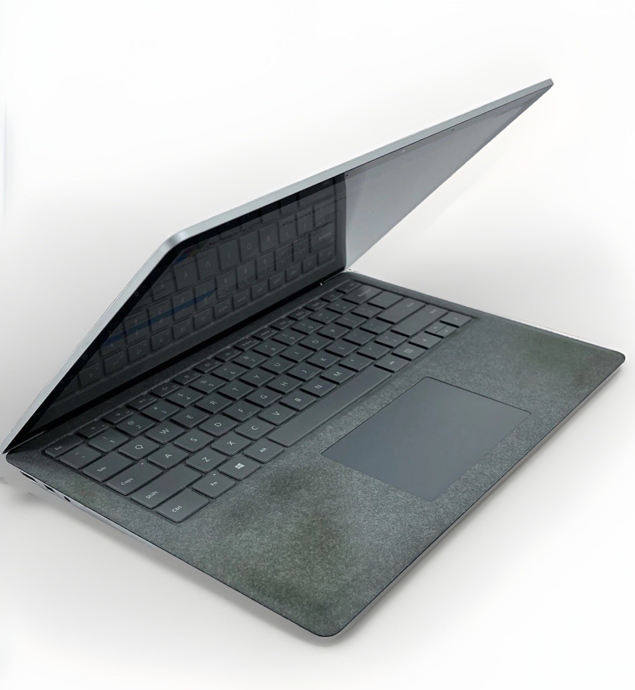 Microsoft Surface Laptop 2 13″ i7-8650U @ 1.90GHz 8GB 256GB *Grade C*