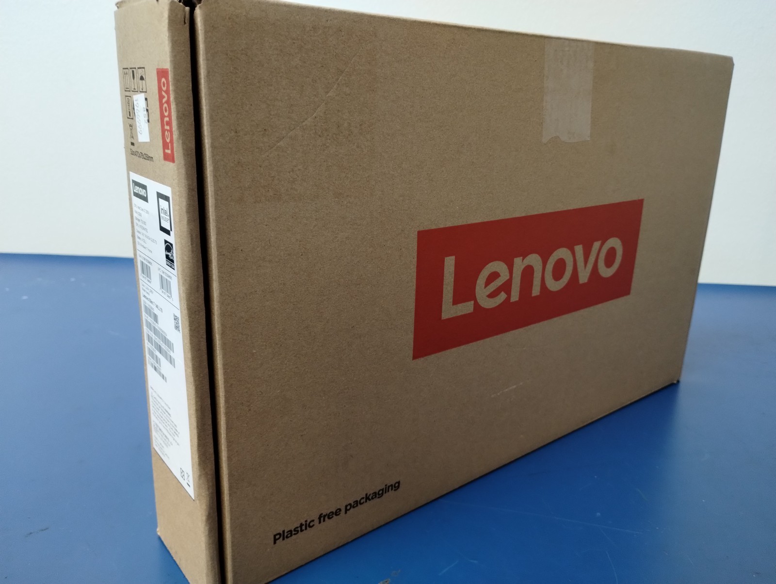Lenovo Slim 7 14ILL10, Intel Core Ultra 7 258V, 2.20 GHz, 32 GB RAM, 1 TB NVMe