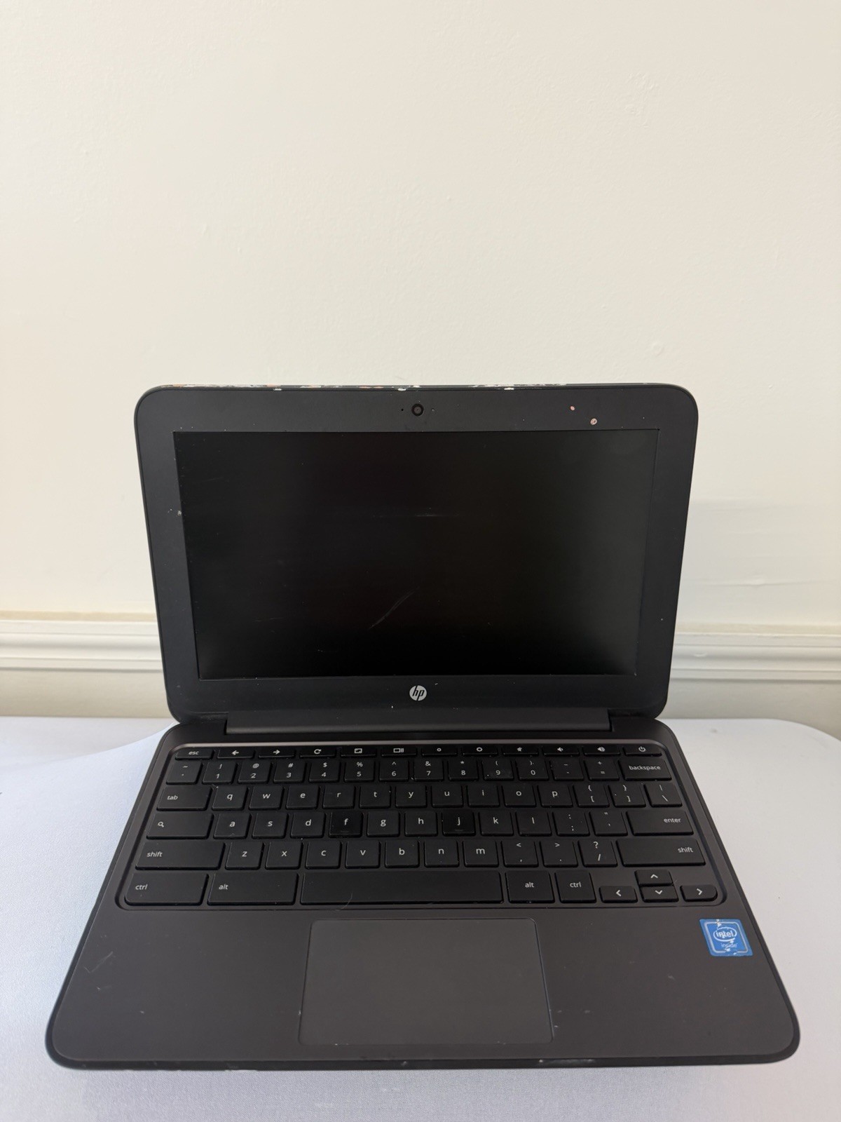 HP Chromebook 11 G4 Laptop – Screen Leaks Light – Intel Celeron N2840 – Read Des