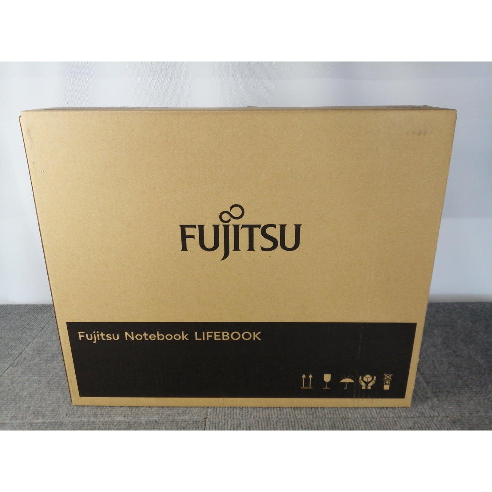 FUJITSU Laptop FMVA0G015P 15.6″ Core i5 120U 8GB DDR5 256GB SSD Win11 Pro Unused