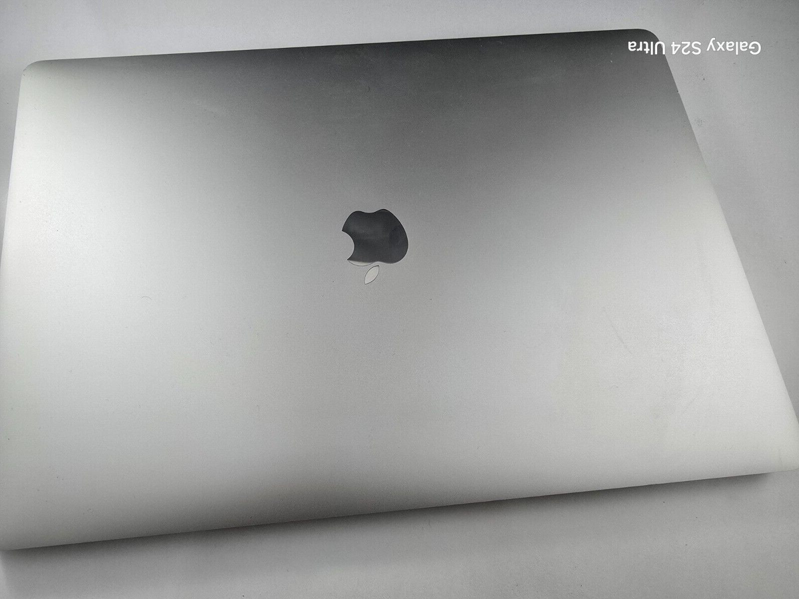 Apple MacBook Pro 16 Inches Silver 2019 i7-9750H 16GB 512GB Cycle count 237