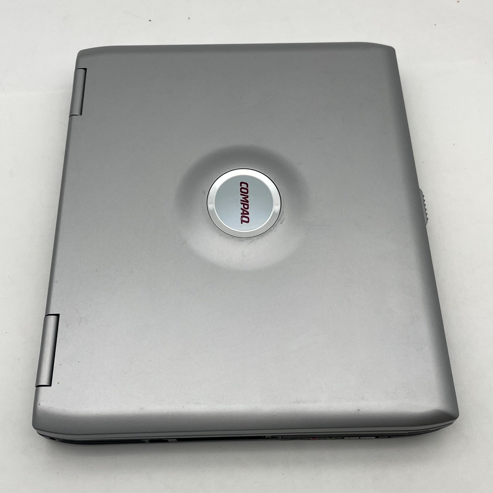 HP Compaq Presario 2100 Laptop 15″ Display Intel Celeron Untested For Parts