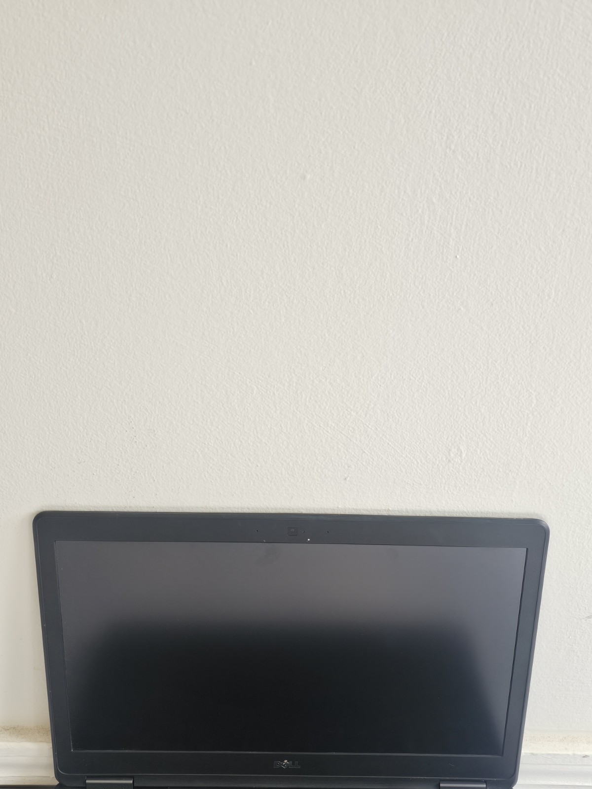 Dell Latitude E5550 Laptop – Intel i5-5300u – 8GB RAM – 120GB – Win 10 – READ