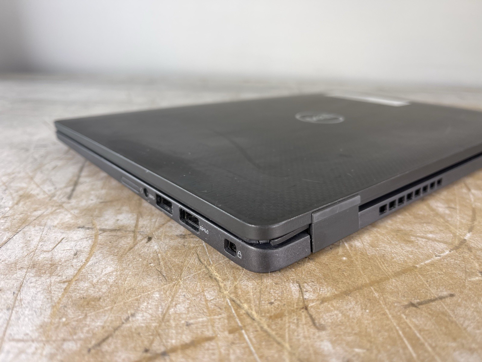 DELL LATITUDE 7410 i7-10610U @ 1.80GHz, 16GB RAM, NO HDD/OS – (FOR PARTS)