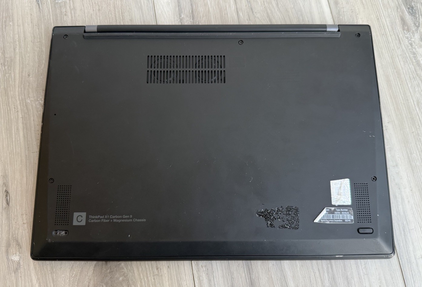 Lenovo ThinkPad X1 Carbon Gen 9 Intel i7-1165G7 16GB RAM NO SSD NO OS BAD USB-C