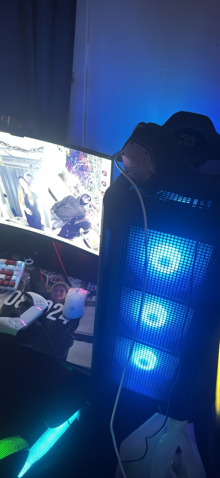 GAMING PC SETUP PC AND MONITOR