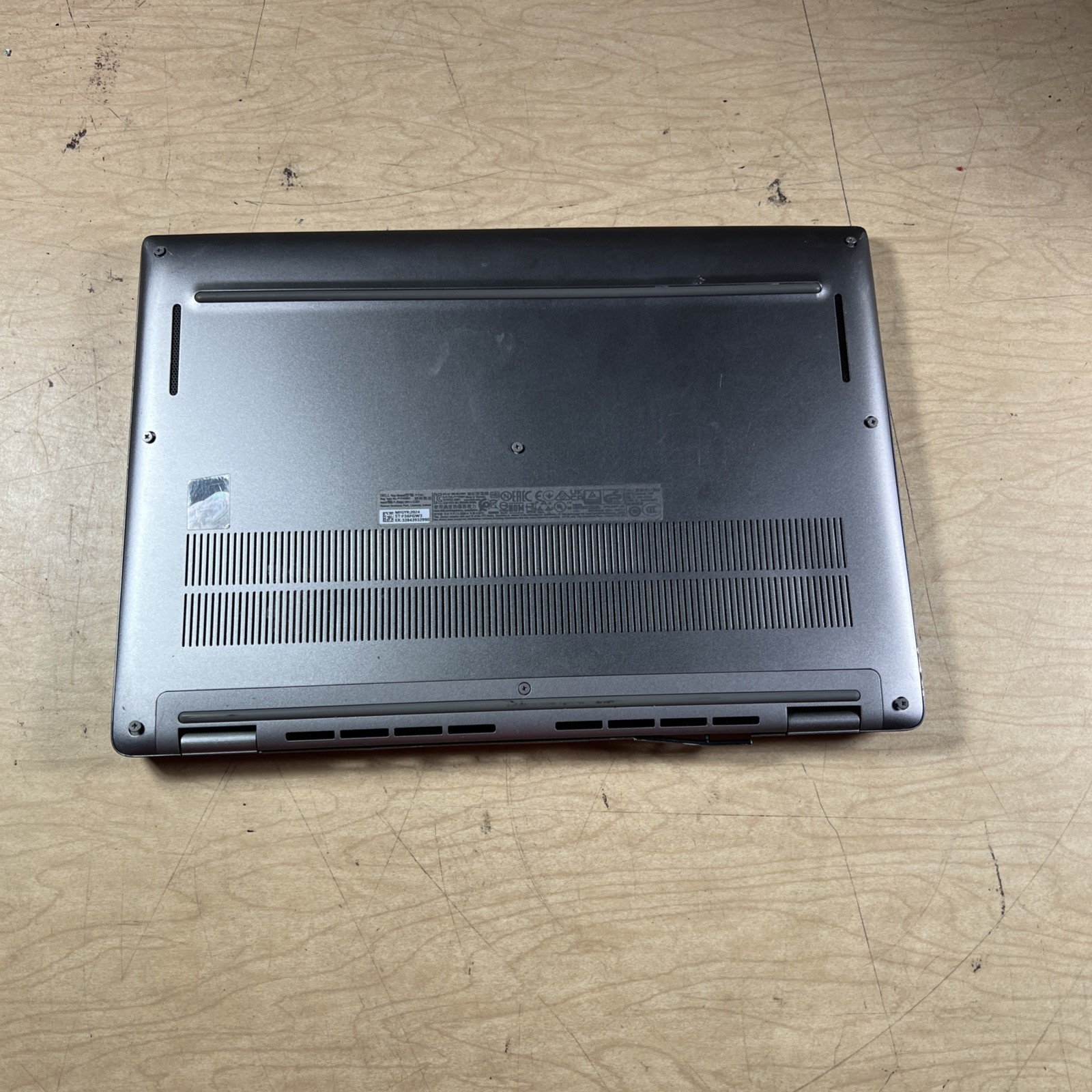 DELL LATITUDE 7440 INTEL CORE I7-1365U 16GB RAM **HAS DENTS **NO HD/ NO CADDIE/