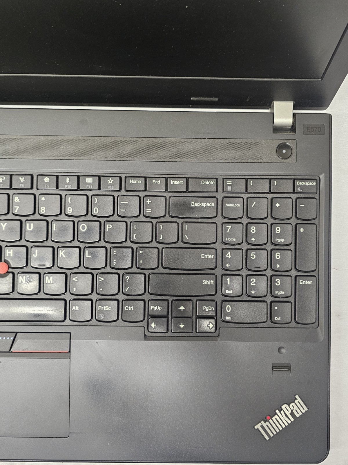 Lenovo ThinkPad 00084A Laptop – i5 7th Gen – 8GB RAM – 500GB HDD – Win 10 – READ