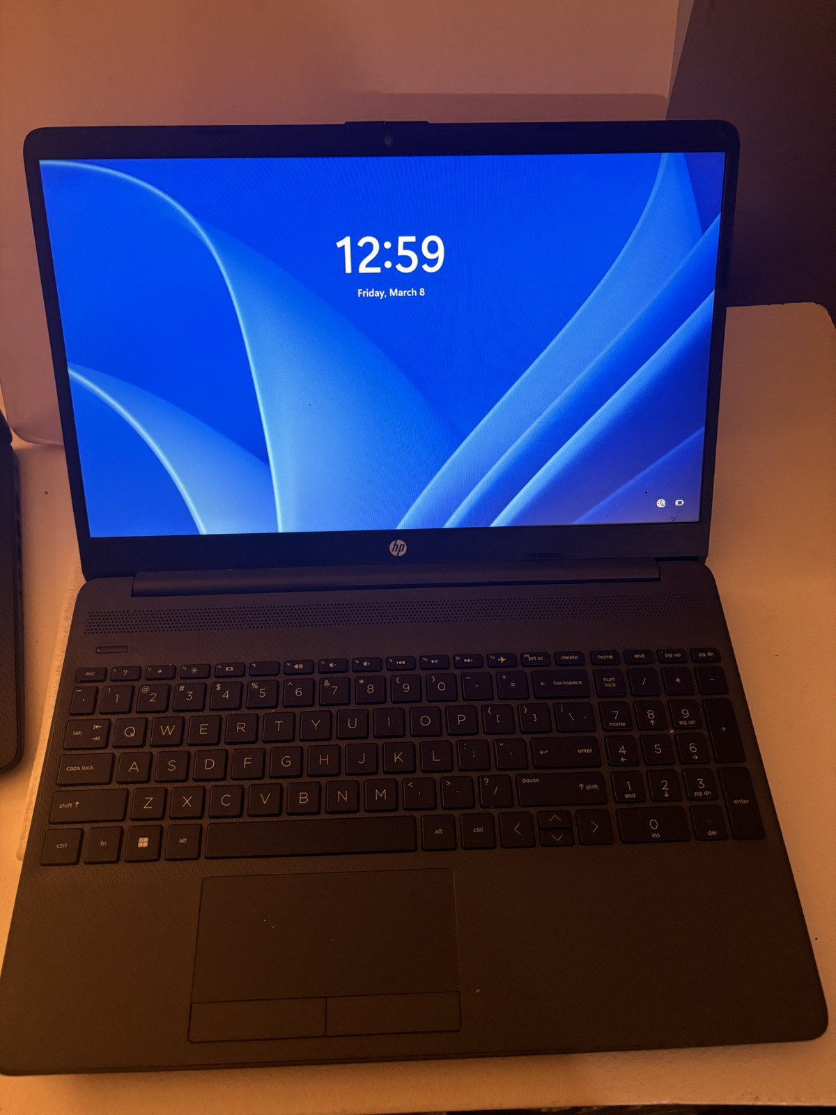 HP 255 G8 15.6 PC 3050U 2.3GHz 8GB 256GB