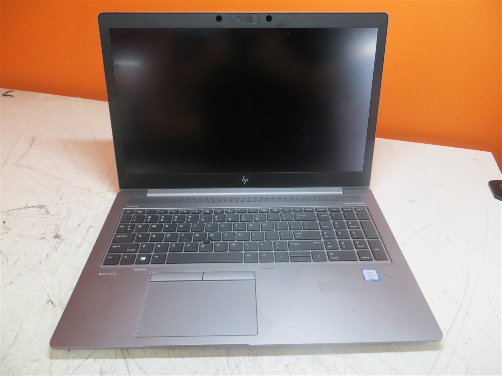 Light Spots HP ZBook 15u G6 Laptop Intel i7-8565U 1.8GHz 8GB 256GB SSD