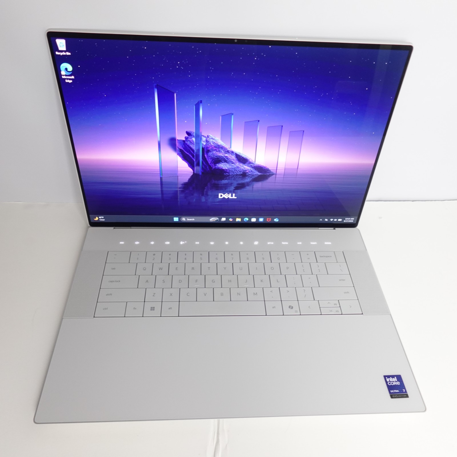 Dell 16 (XPS 16) Premium, 4K OLED Touch, Ultra 7 255H 32GB 1TB RTX 5050