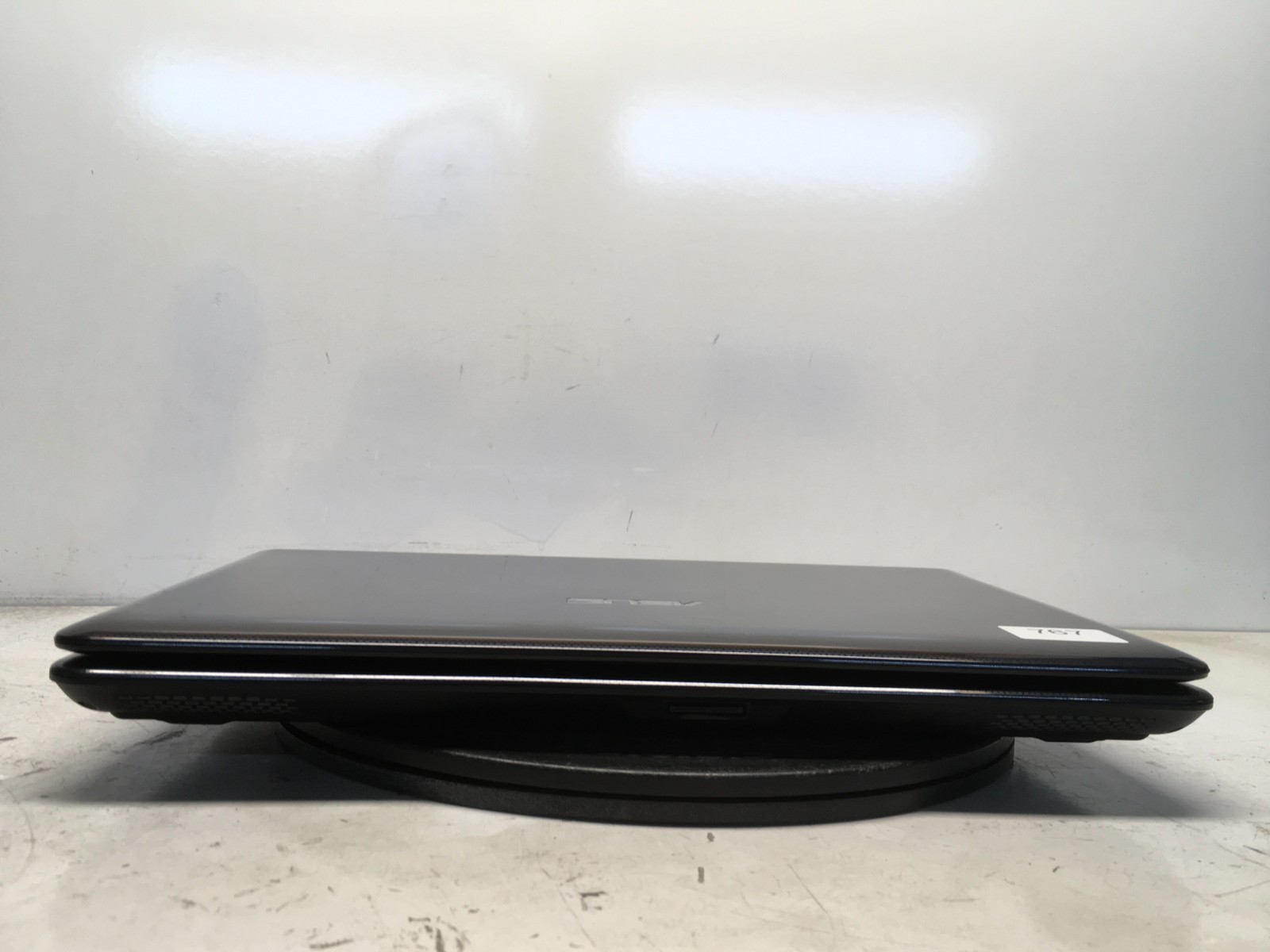 Asus K50I-RBBGR05 Intel Pentium Dual-Core T4400 2.2GHz 3 GB NO HDD