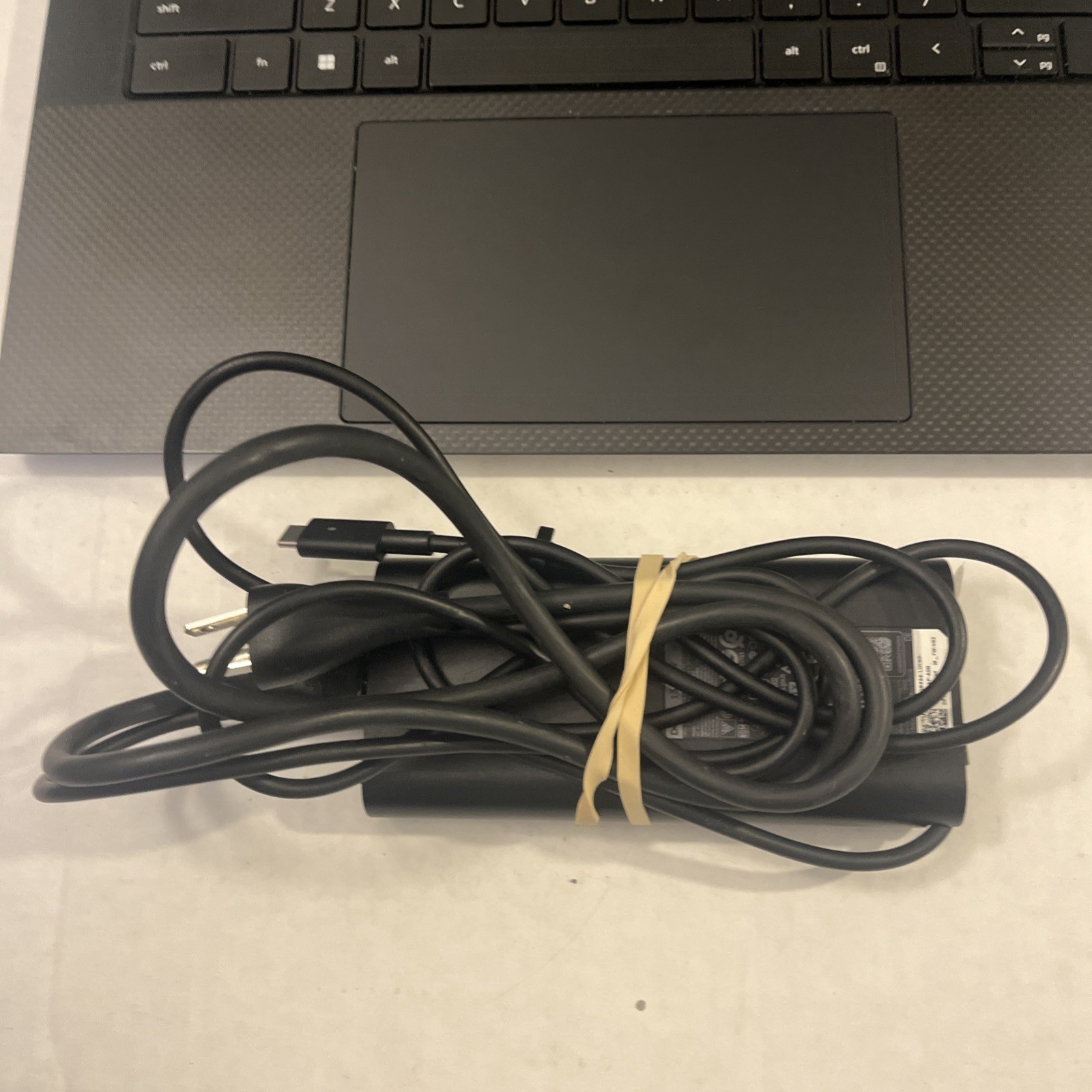 Dell XPS 15 9510 16″ Core i7-11800H 2.3GHz 8GB RAM 512GB SSD RTX3050