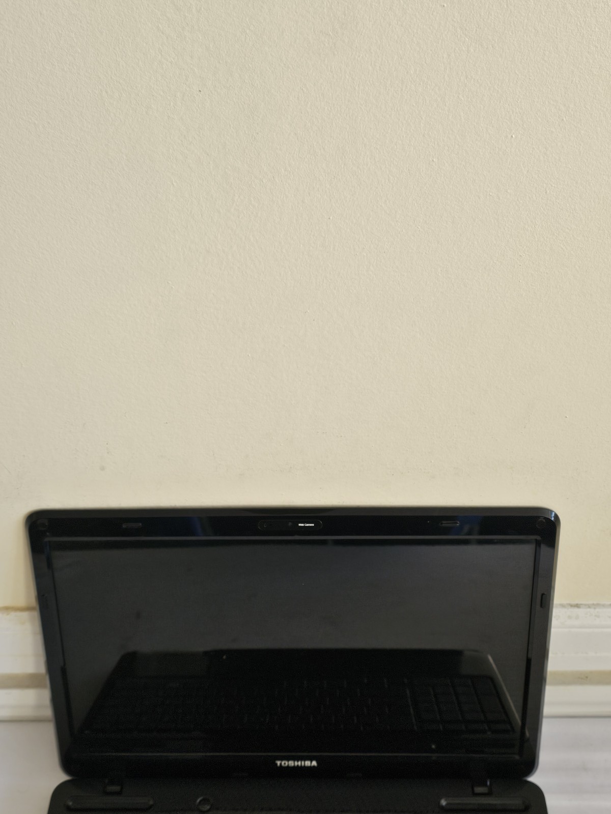 Toshiba Satellite L655D-S5050 Laptop – WON’T BOOT – BAD BATTERY – Parts/Repair