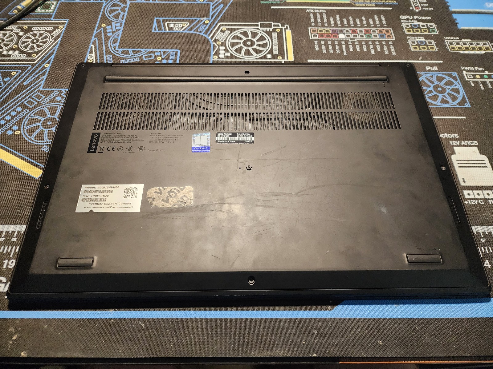 Lenovo ThinkPad P1 Intel Xeon E-2176M – no RAM -No SSD- NVIDIA T2000 – 4k OLED