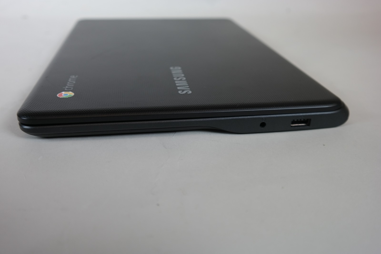 Samsung Chromebook 3 11.6″ Intel Celeron N 2.48 – 2GB RAM– 16GB SSD– Bad Battery