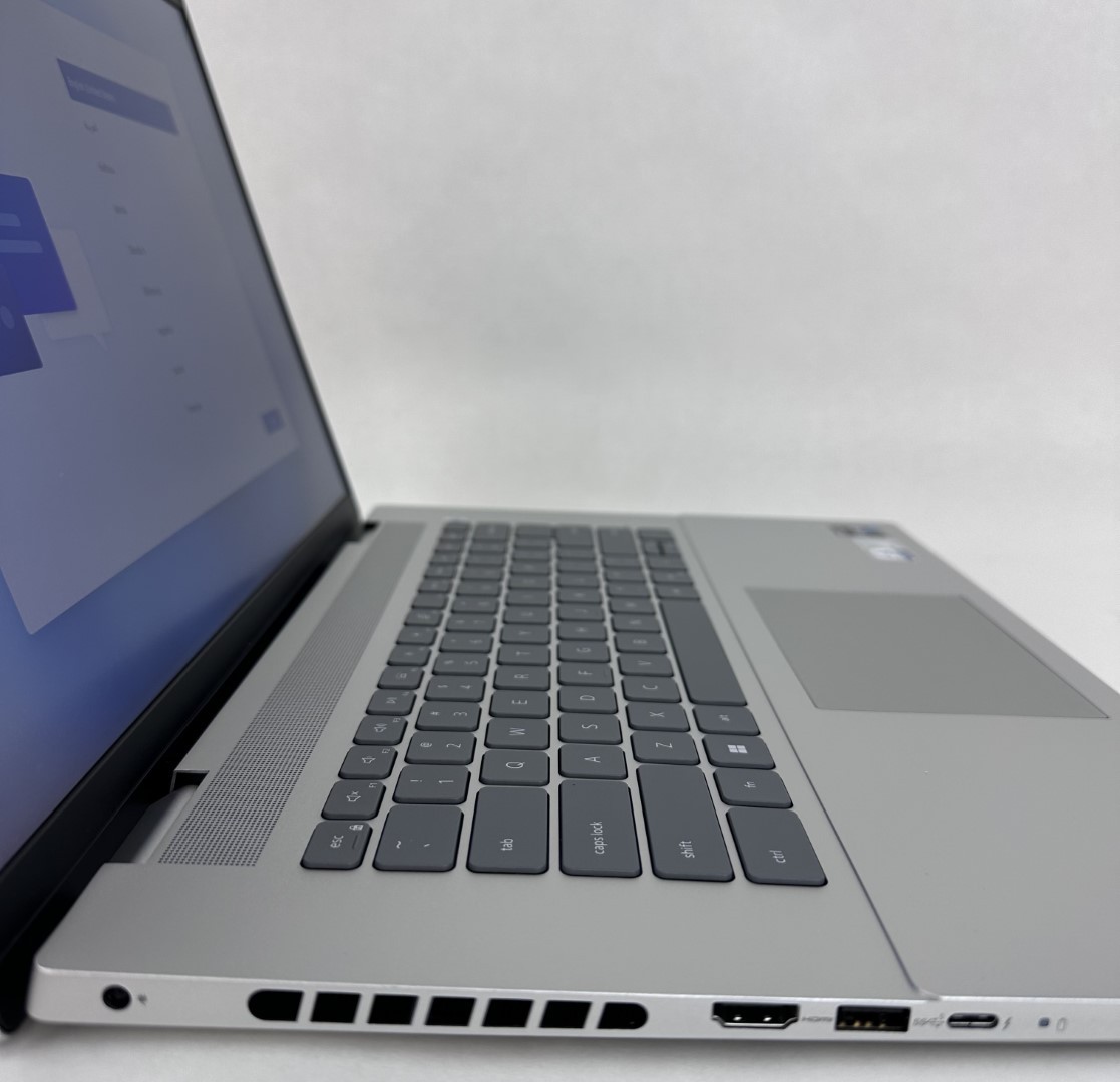 Dell Inspiron 16 Plus 7630 16″ 2560×1600 i7-13700H 32GB 1TB SSD W11H U