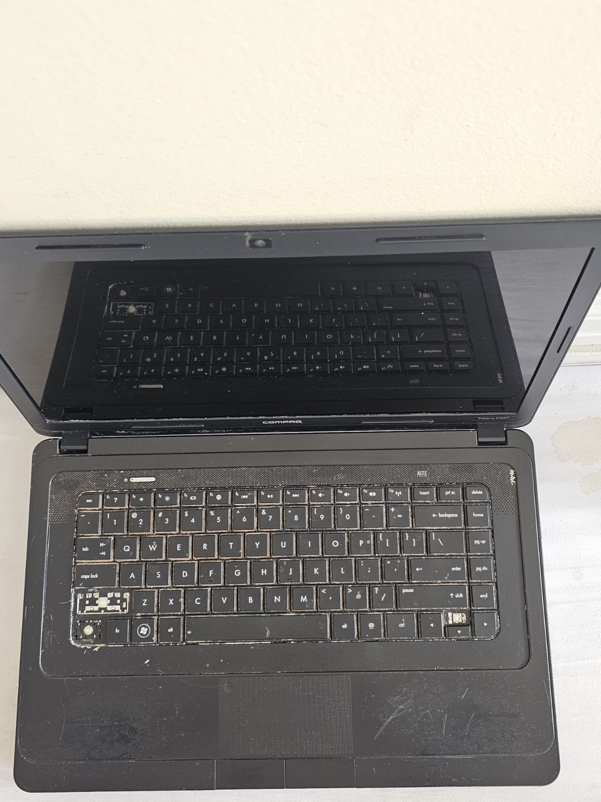 Compaq Pressario CQ57 Laptop – AMD C-50 – 3GB RAM – NO BATTERY – Win 10 – Read