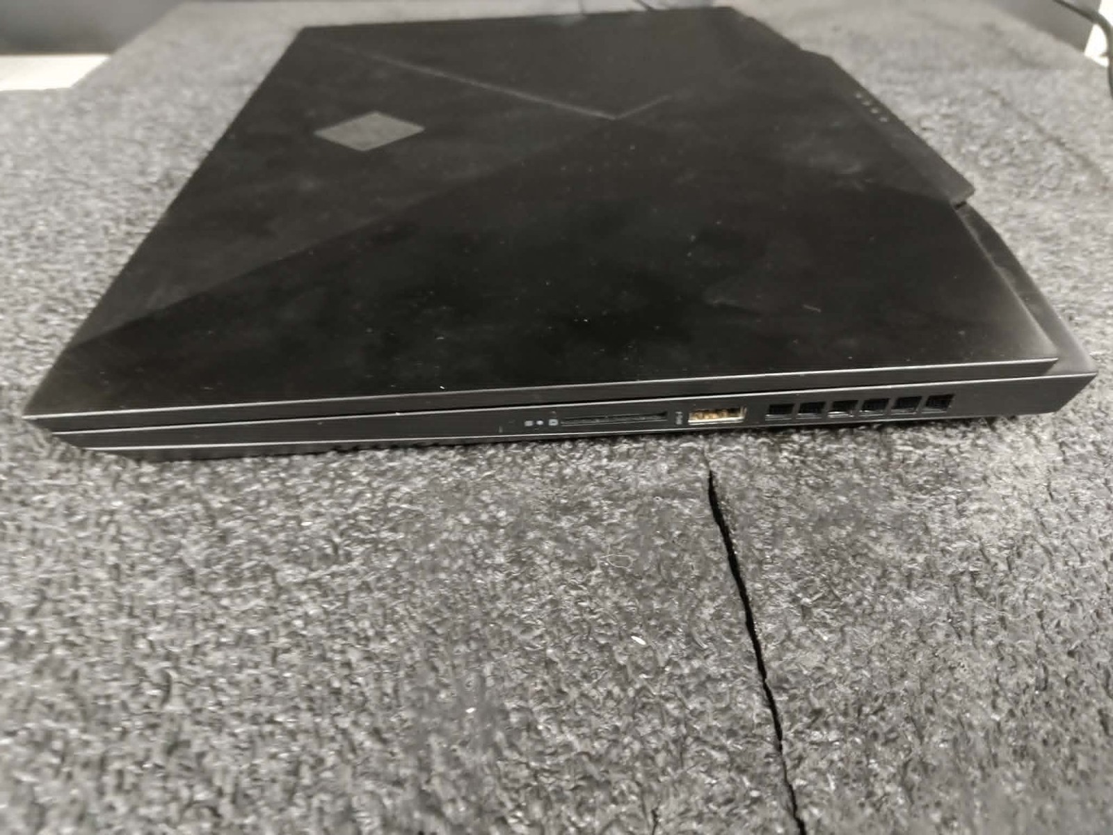 HP Omen 15-DH0XXX Intel i9-9880H 2.30GHz 16MB 512GB RTX 2080 4K Screen Notebook