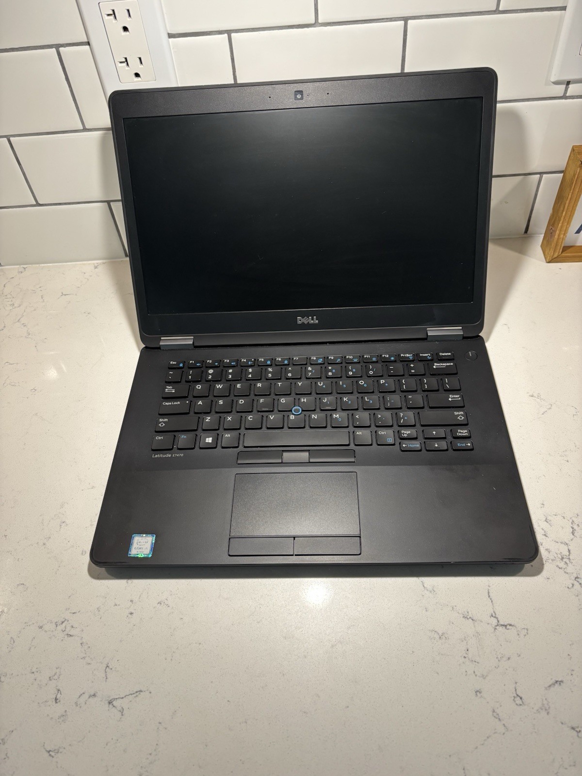 Dell Latitude E7470 14″ (256GB SSD, Intel Core i5-6300U, 2.4GHz, 8GB RAM) Laptop