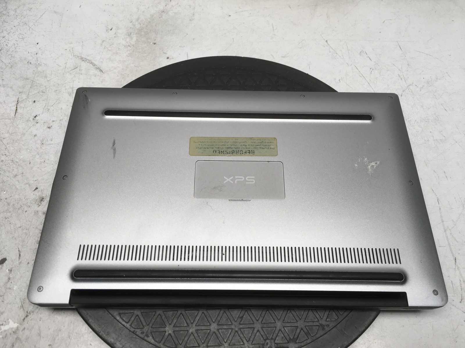 Dell XPS 13 9343 Intel i5-5200U 2.2GHz 8 GB NO HDD No Batt