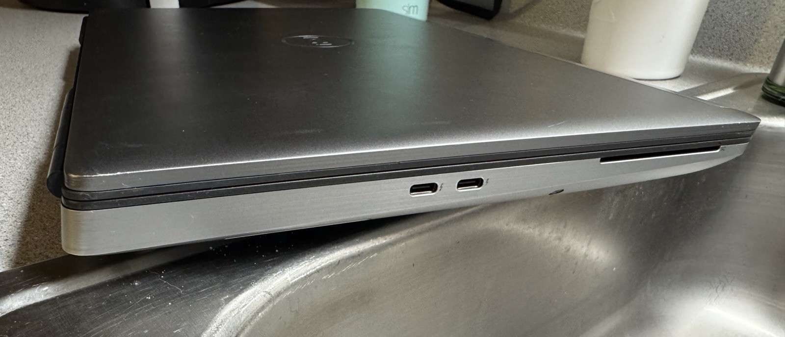 Dell Precision 7550 | 256GB SSD, Intel Core i7-10850H, 48GB RAM | Win11P
