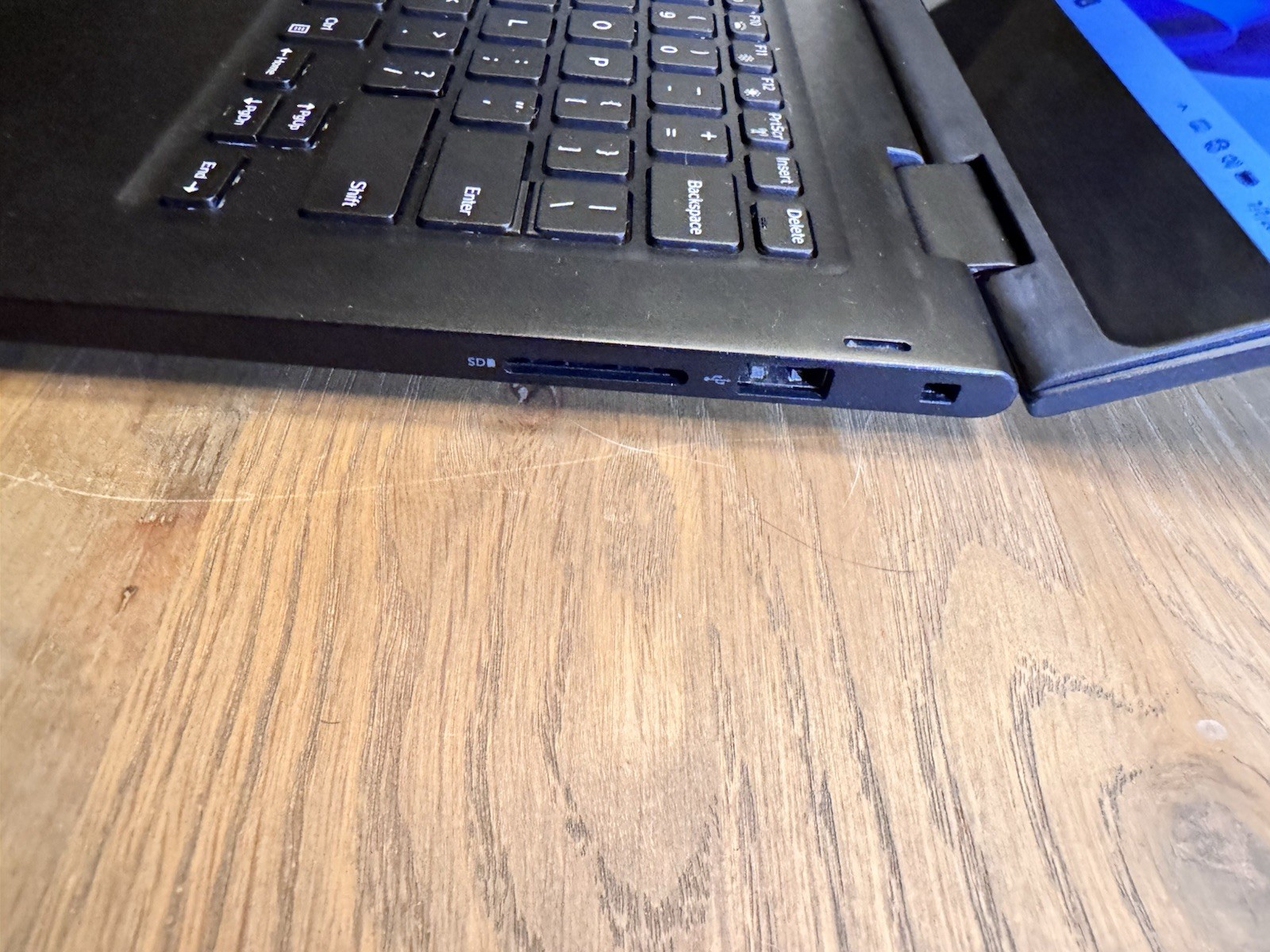 Dell Latitude 3390 13.3″ | i3-7310U @2.7 GHz | 8GB RAM, 128GB SSD, 2-in-1 Touchs