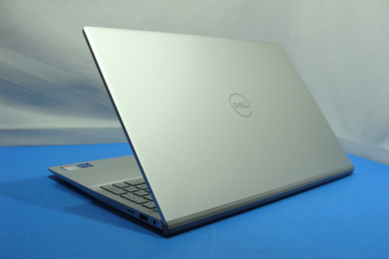 DELL Inspiron 5502 15.6″ FHD Intel i7-1165G7 2.8GHZ 12GB RAM 512GB SSD +Charger