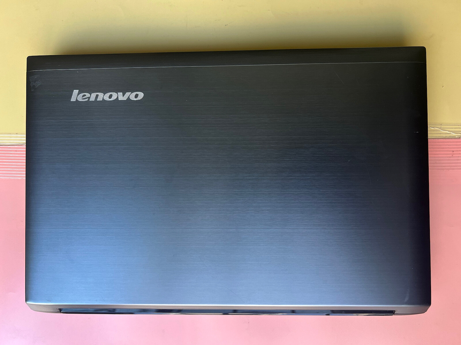 Lenovo V570 15.6″ Intel Core i5-2450M 2.50GHz 8GB RAM 180GB SSD WEBCAM