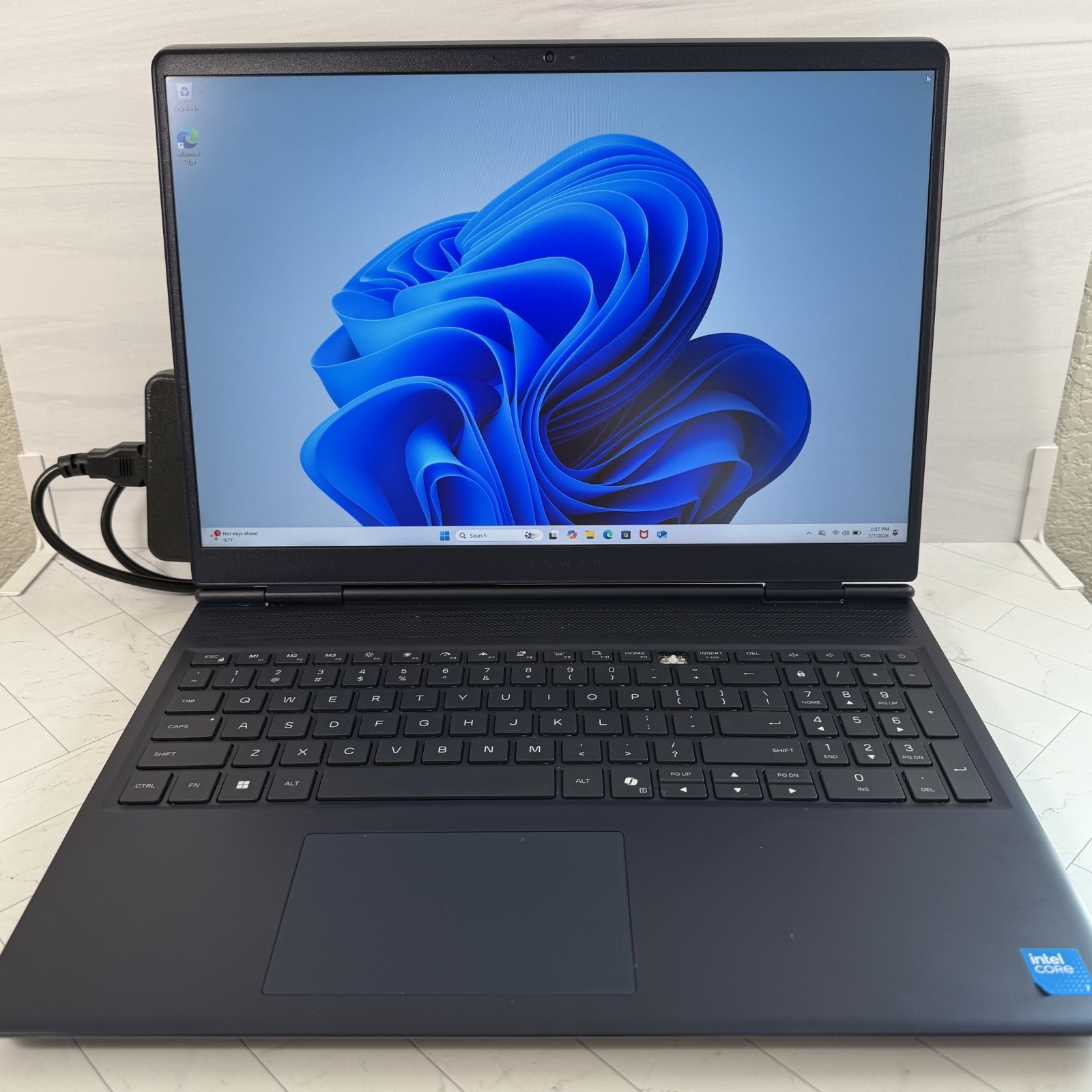 Alienware 16 Aurora AC16250 Intel 7 240H 32 GB 1 TB NVIDIA GeForce RTX 5060 #AW
