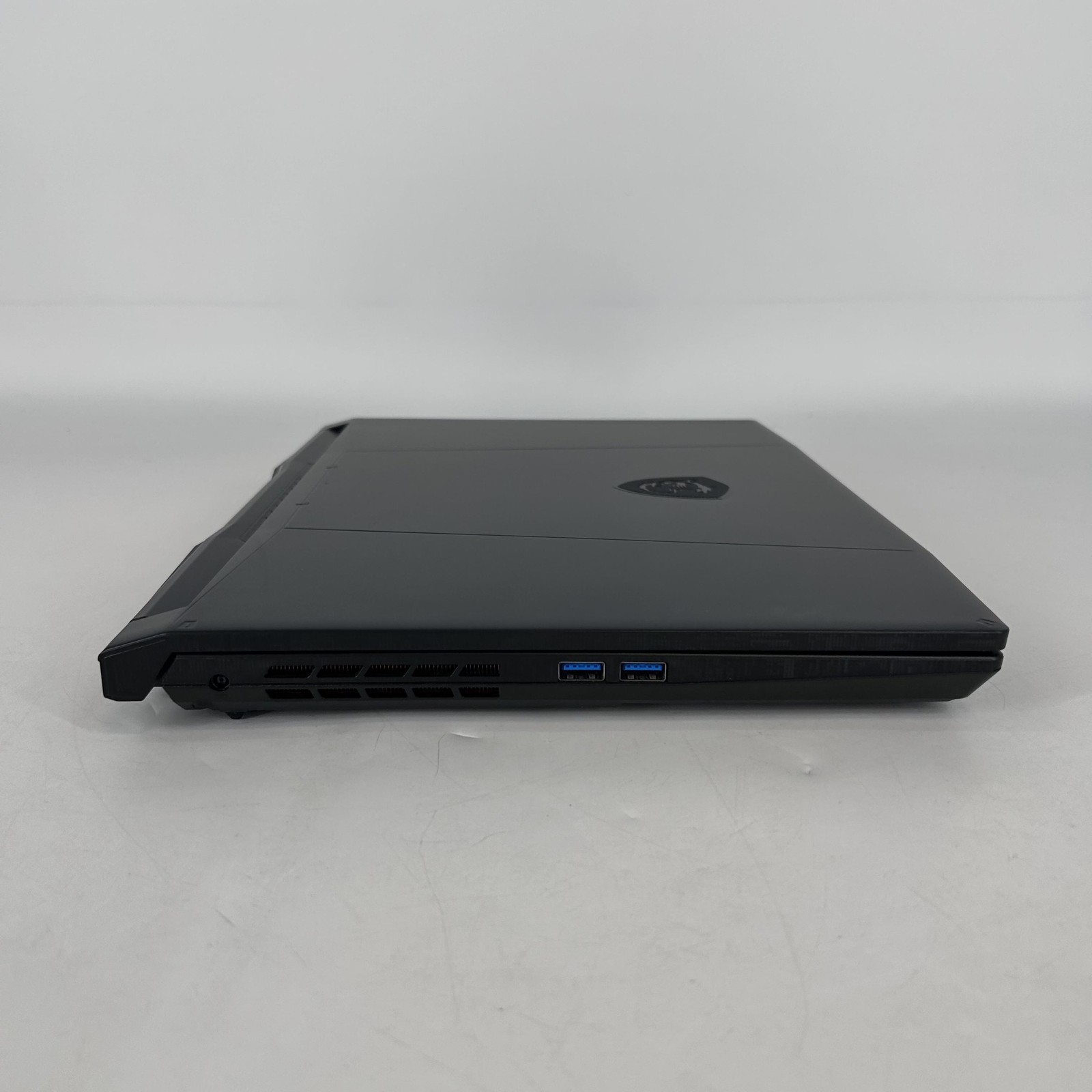 MSI Katana 15 HX 165Hz 2K 2.2 GHz i9-14900HX 32GB 1TB SSD RTX 5070 Very Good