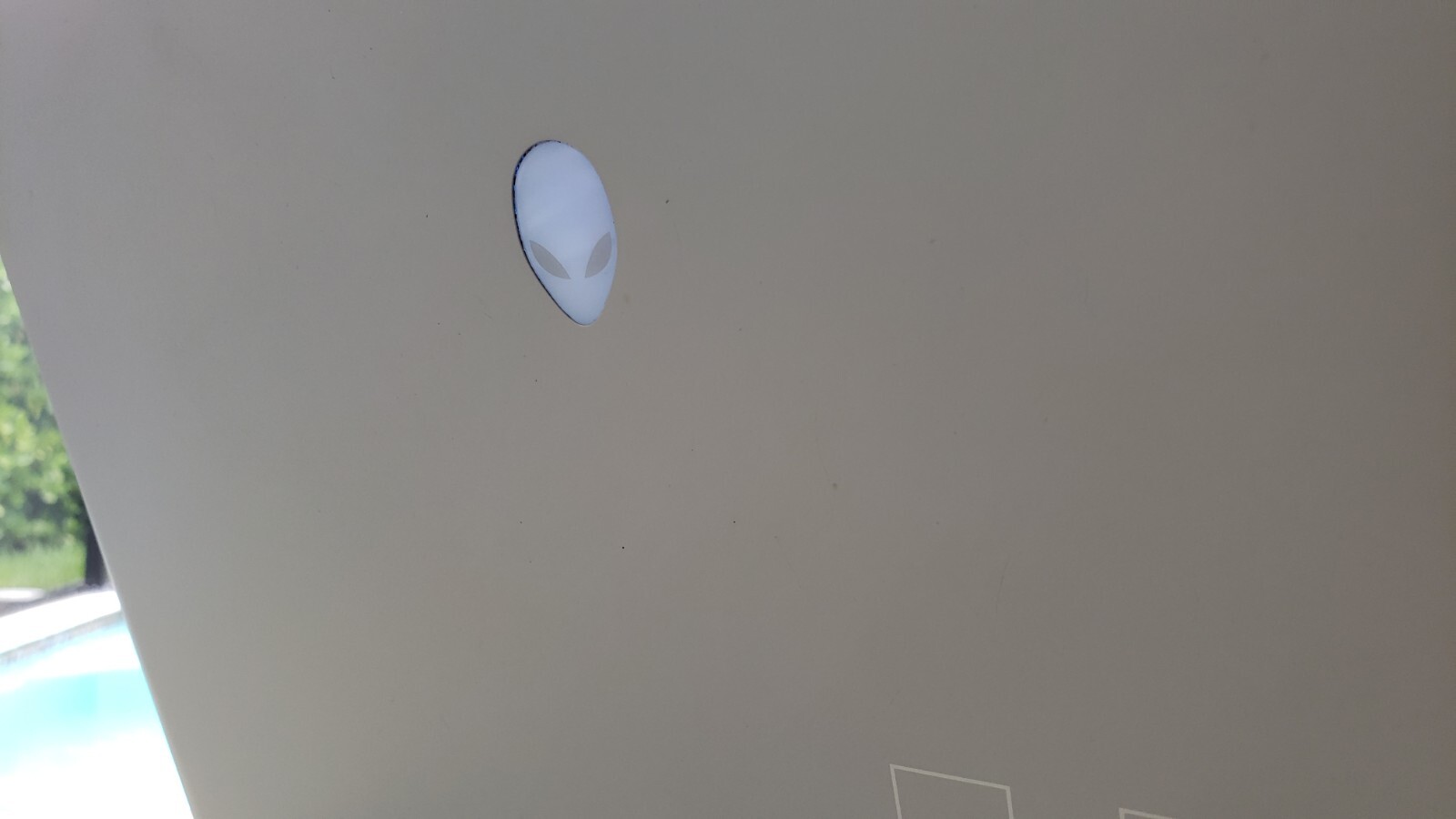 ALIENWARE M15 R2 15.6″ 4TB NVIDIA RTX 2070 OLED 4K 16GB Lunar Light Computer