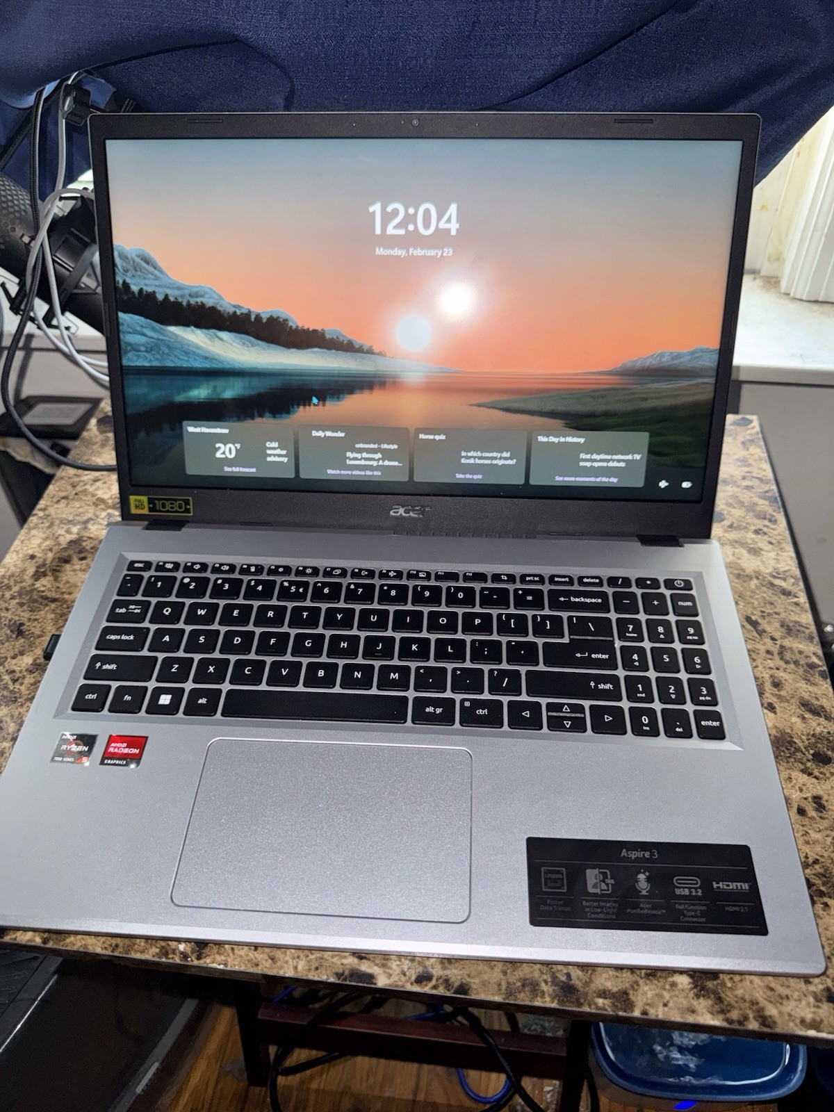 Acer Aspire 3 15.6″ Touchscreen Laptop AMD Ryzen 5 7520U 16GB 512GB
