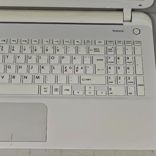 Toshiba Satellite L50D-B-12P Laptop – AMD A4-5000, AMD Radeon HD, 8GB RAM