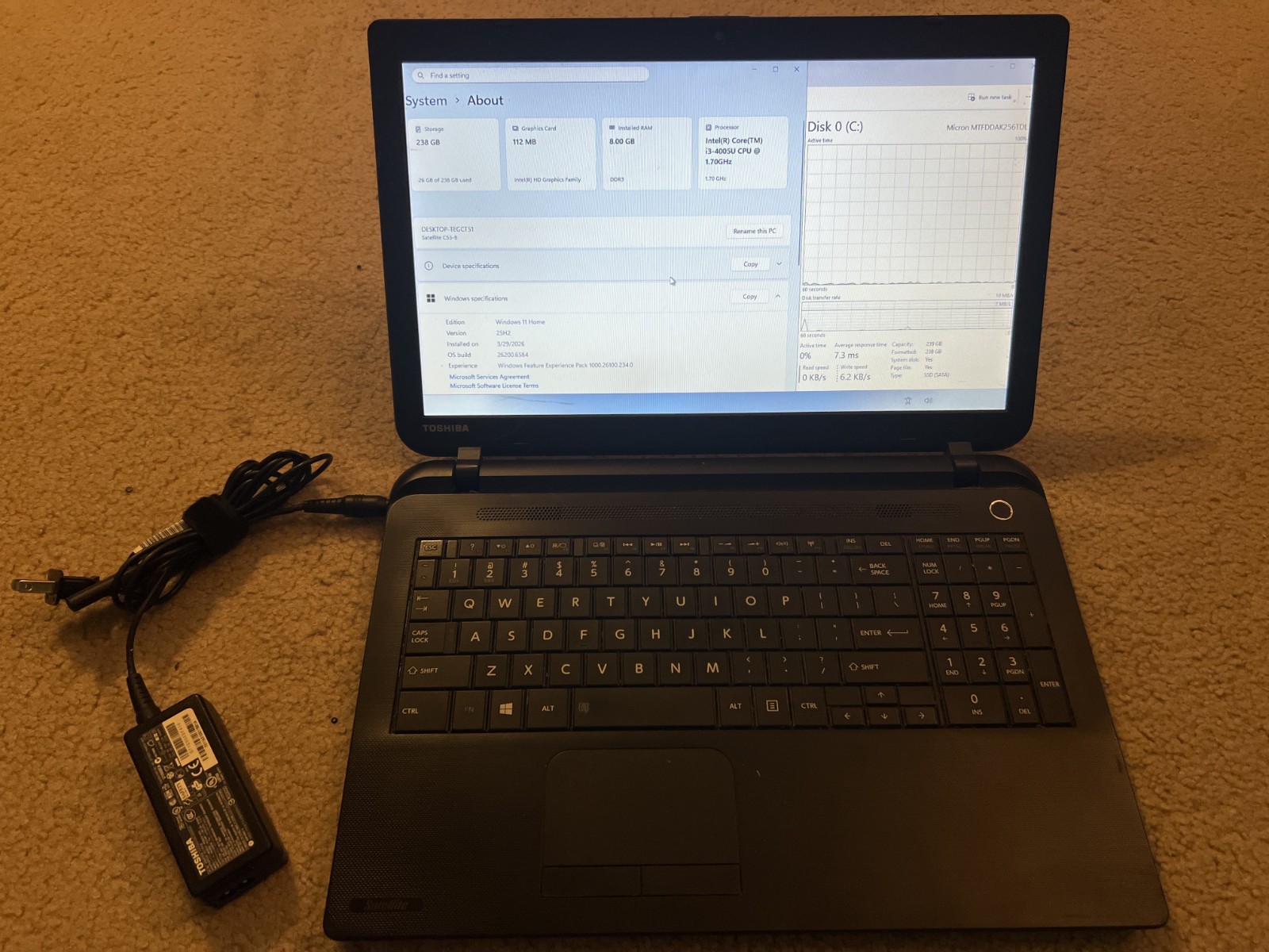 (READ!) Toshiba Satellite C55-B5362: Core i3-4005U @1.70GHz, 8Gb DDR3, 256Gb SSD