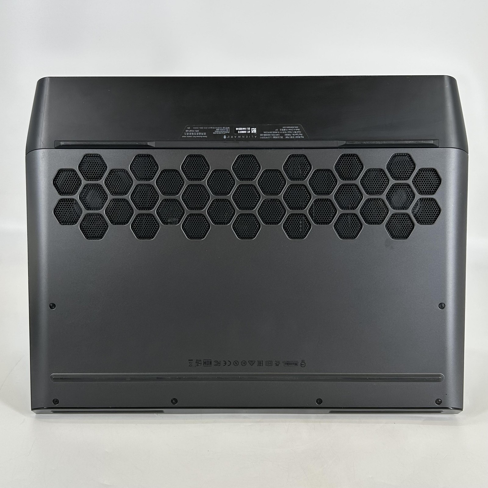 Dell Alienware Area-51m R1 17.3 FHD i7-9700 3.00GHz 32GB 256GB SSD GTX 1660 Ti