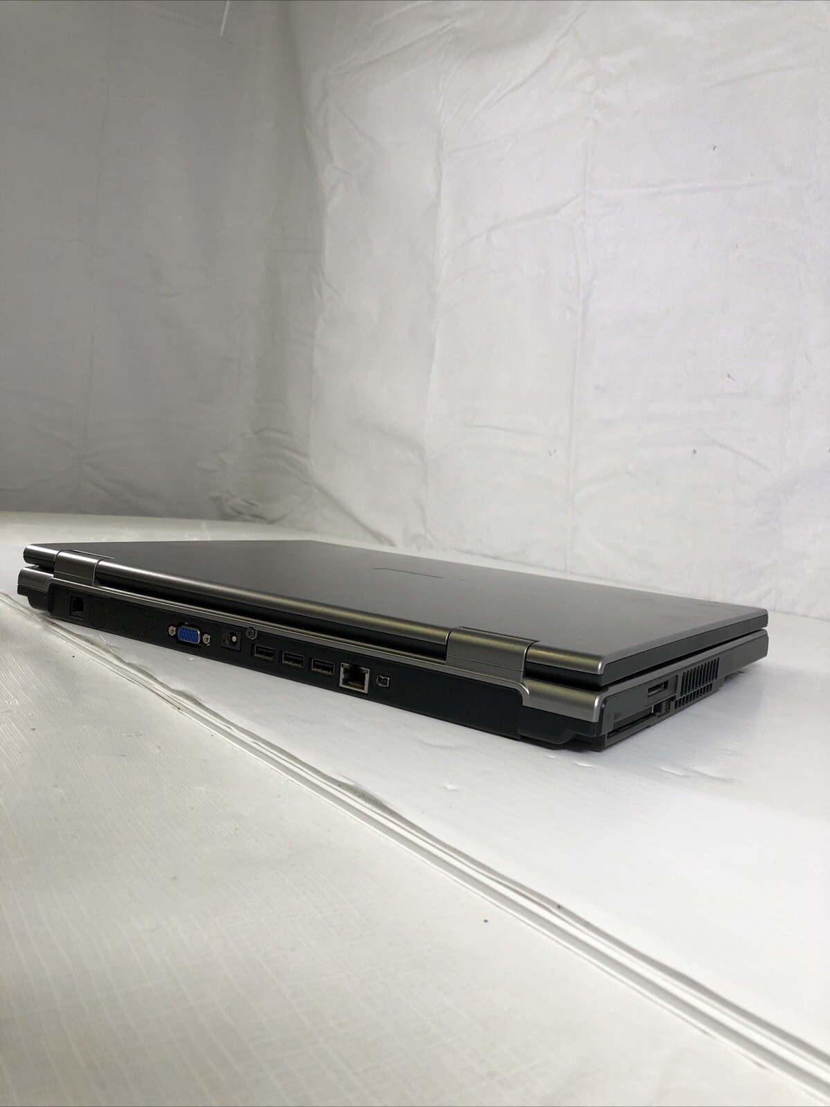 15.4” Toshiba Tecra A8-S8414 Laptop 120 GB HDD / 1 GB RAM / PARTS / BAD SCREEN