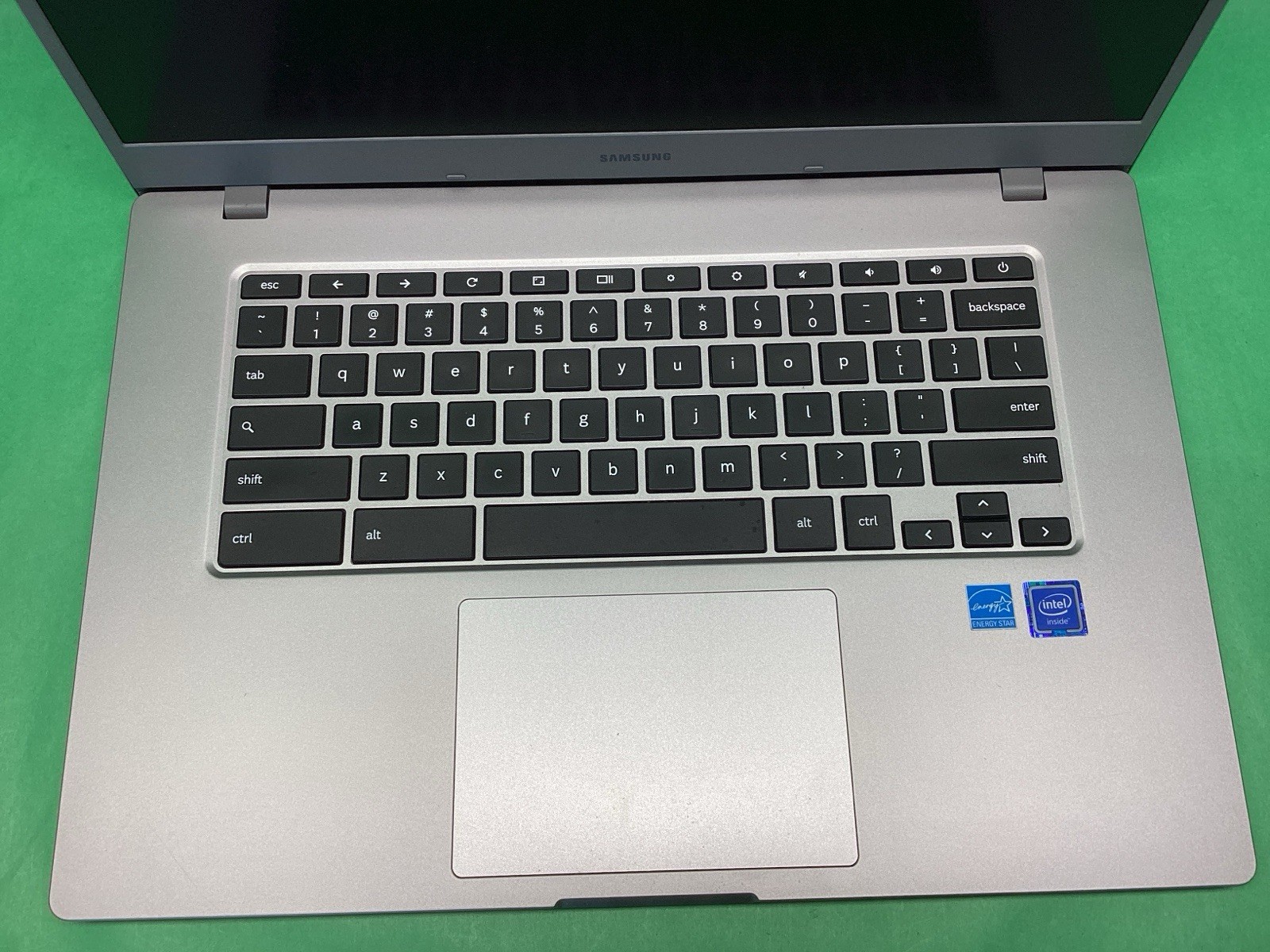 Samsung Chromebook ‎4+ XE350XBA-K01US Celeron N4000 – POWERS ON – UNTESTED