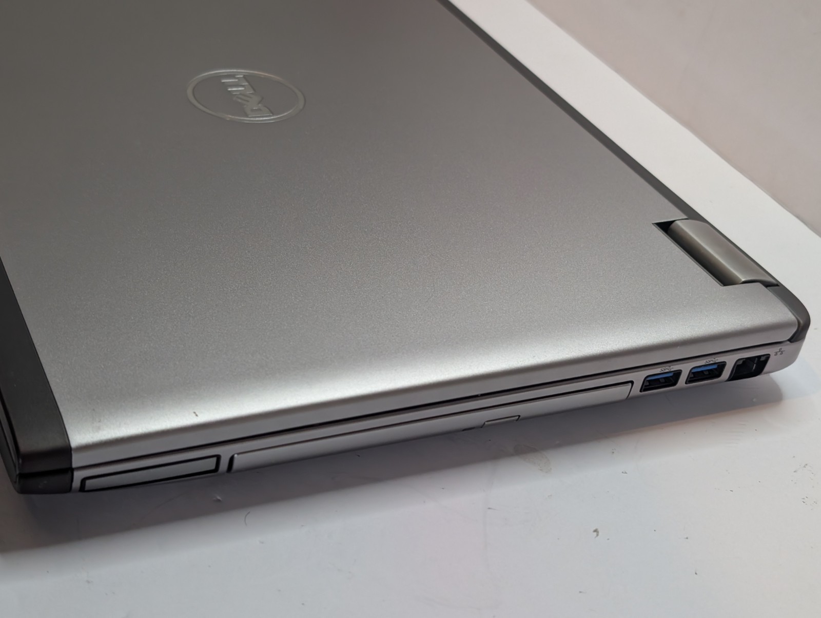 Dell Vostro 3560 Intel Core i3-311OM,RAM 6GB , 500GB HDD, WIN 10.