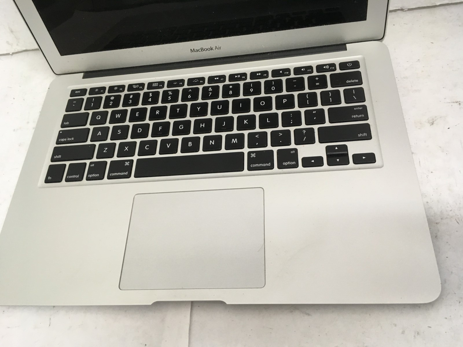 APPLE MacBook Air 13 inch 6,2 Early 2014 used laptop for parts/repair
