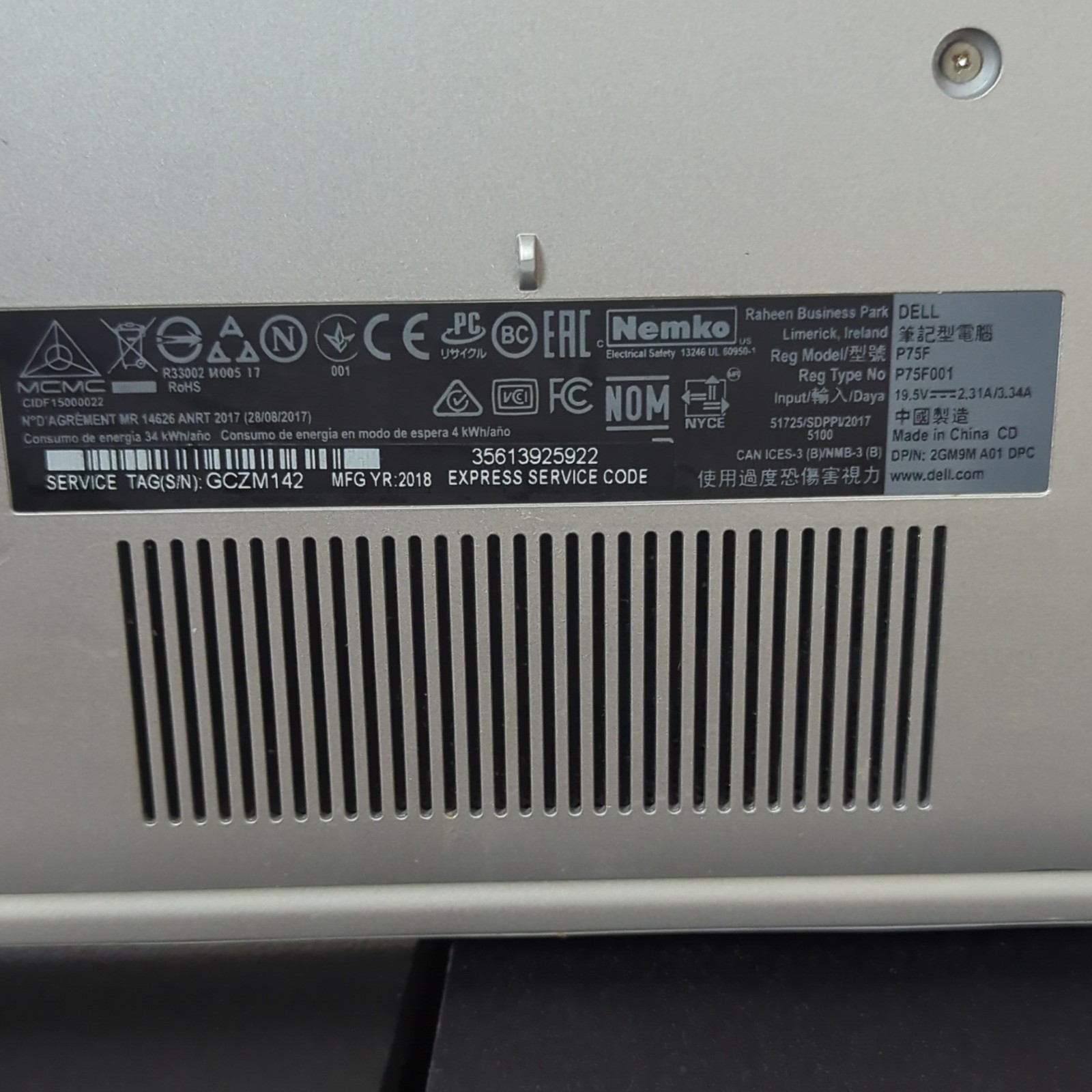 lot of 2 Dell and one hp with out charge you will get what you see in the pictur