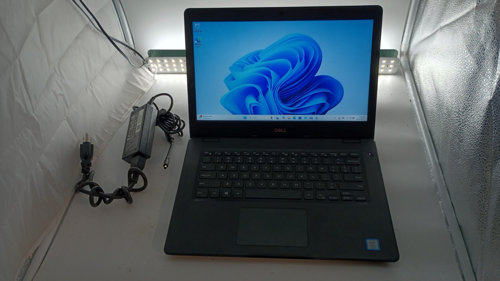 12151 Latitude3490 w/charger.i5-8250U.8GB.240GB SSD.14″ W11 Pro