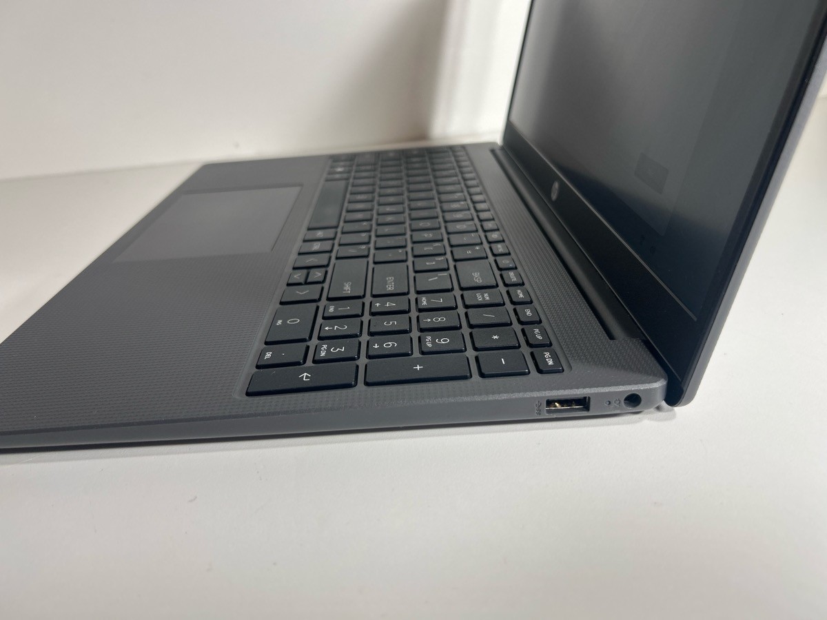 HEWLETT PACKARD 255 G10 WITH 250GBS AND 8GBR *READ DESCRIPTION!!!!!! (P17028842)
