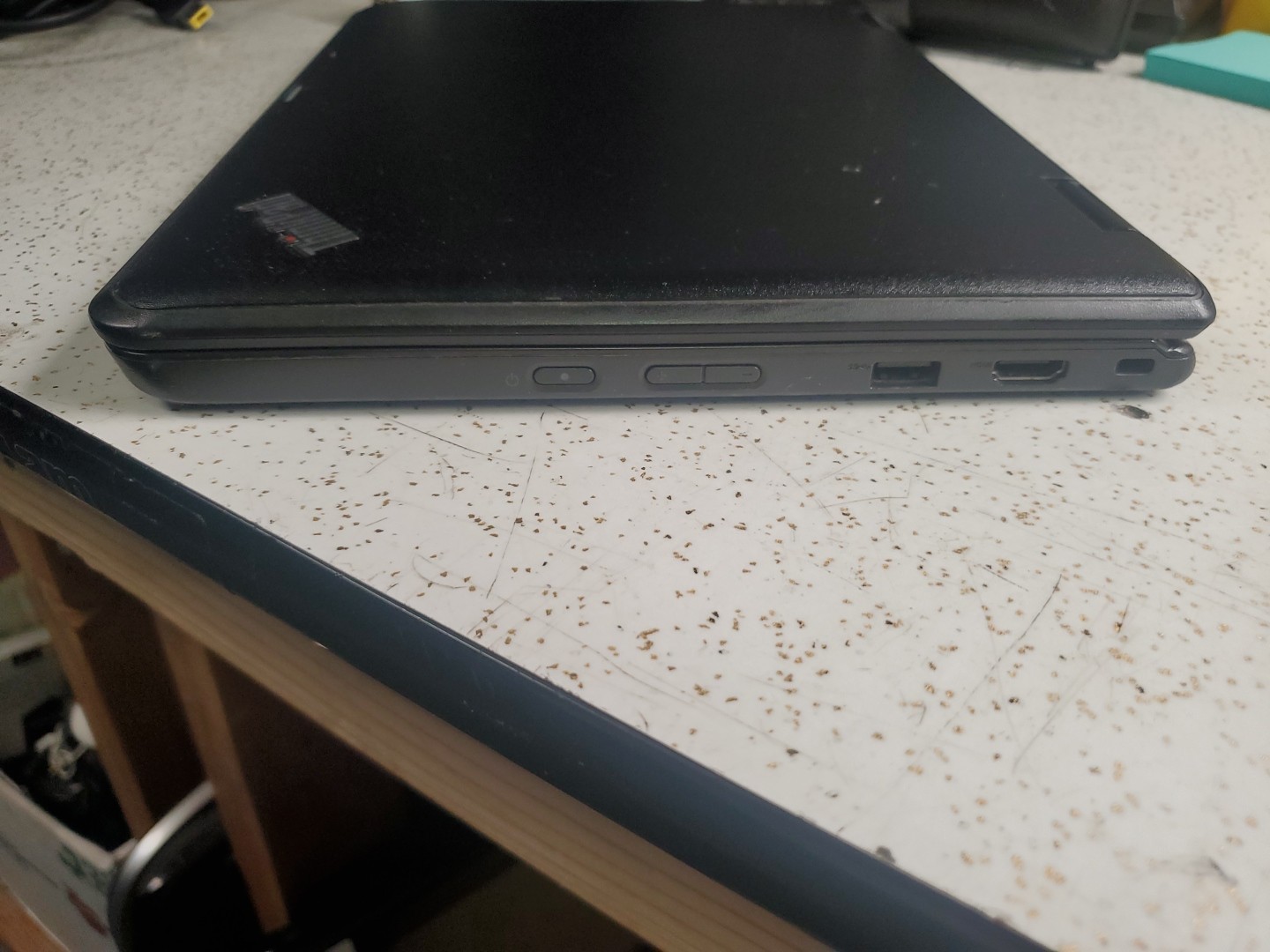 Lenovo ThinkPad Yoga 11e Chromebook Touchscreen Tablet mode Celeron 1.83GHz HDMI