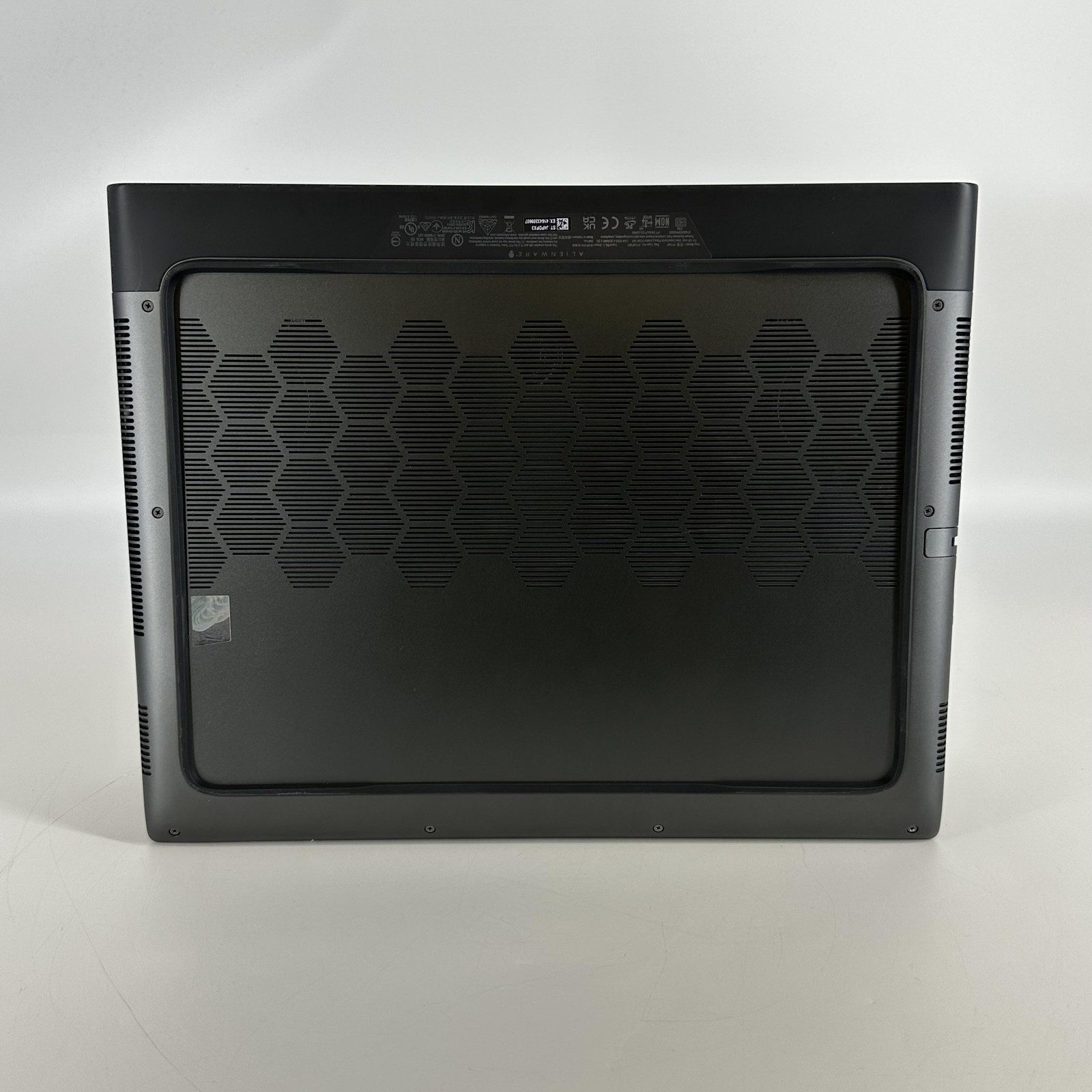 Dell Alienware M16 R1 165Hz QHD+ 2.1 GHz i7-13700HX 16GB 1TB SSD RTX 4070