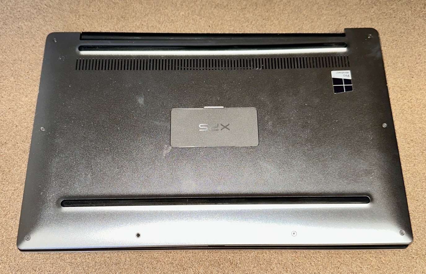 DELL XPS 13 9360 i7 Laptop, FOR PARTS, No Power, Broken Hinge, Charger Included
