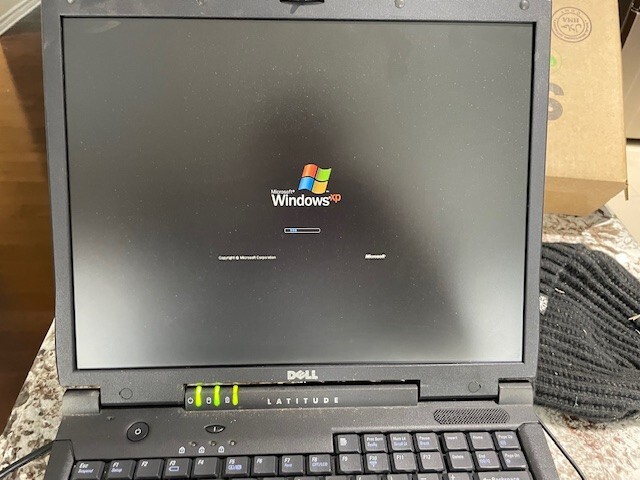 Vintage Dell Latitude C810 Laptop Windows XP DVD/Floppy Serial PORT WORKING