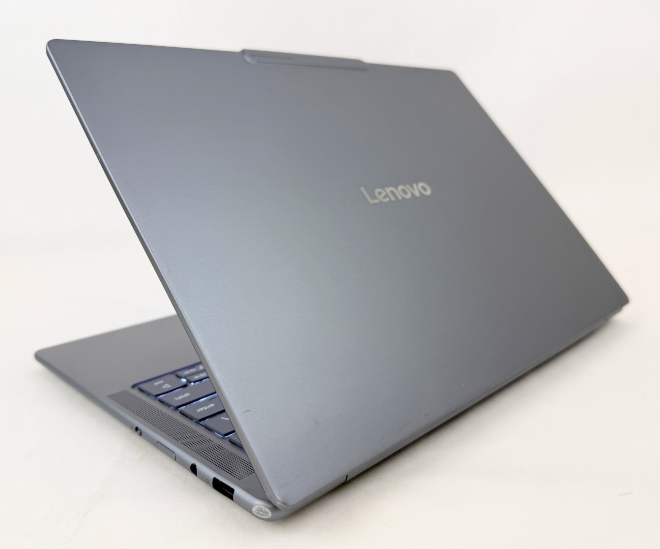 Lenovo Slim 7 14ILL10 14″ FHD+ OLED Touch Ultra 7 258V 32G 1TB SSD W11H Copilot+